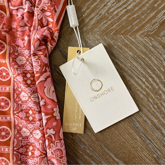 NWT Woman’s On Shore 1 Piece Floral Tummy Control Swimsuit in Coral (10) - Picture 5 of 9